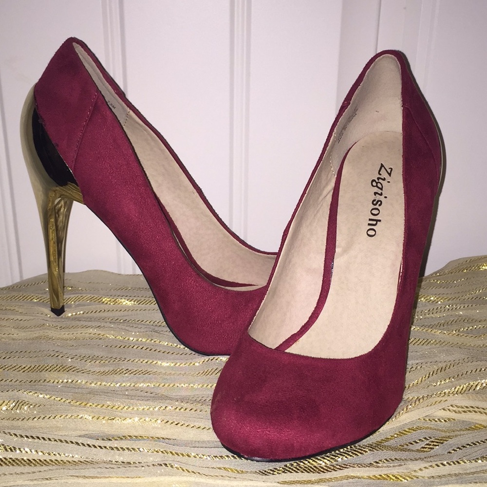 Red Shoe w/Gold Heels